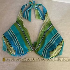 Jantzen 2 piece swim suit gently used Size Medium